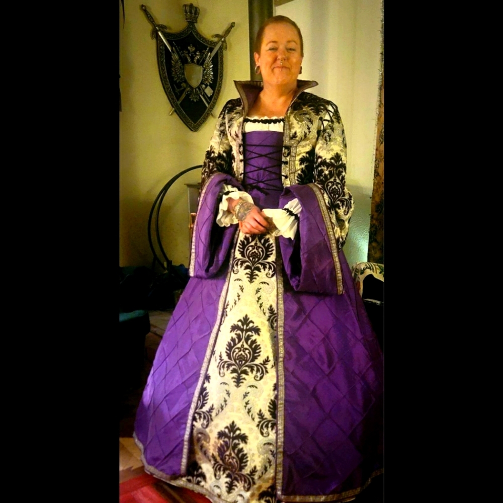 ❌SOLD❌Anne Boleyn dress Pendragon Costumes
